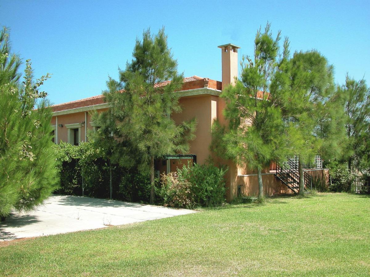 Villa Sprawling Vlilla In Malades Agios Sillas Camera foto