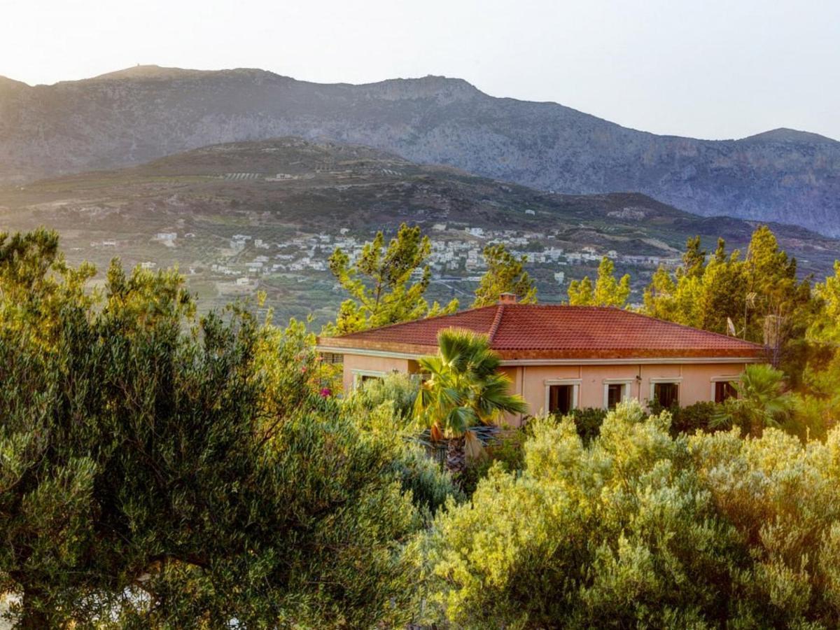 Villa Sprawling Vlilla In Malades Agios Sillas Camera foto