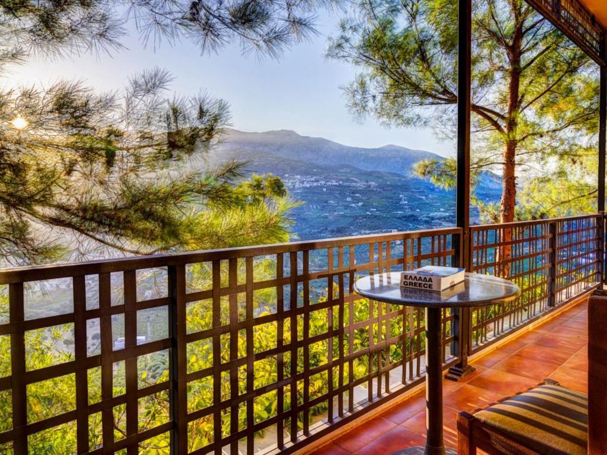Villa Sprawling Vlilla In Malades Agios Sillas Esterno foto