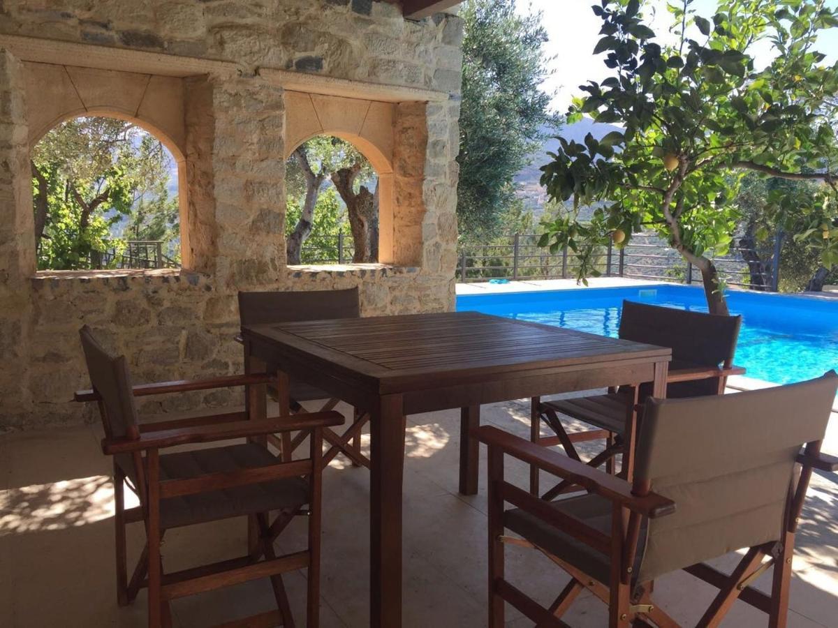 Villa Sprawling Vlilla In Malades Agios Sillas Camera foto